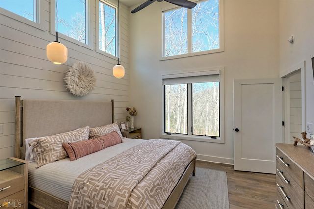 132 Summit Ridge Drive, Clarkesville, GA 30523