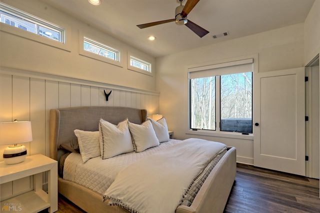 132 Summit Ridge Drive, Clarkesville, GA 30523