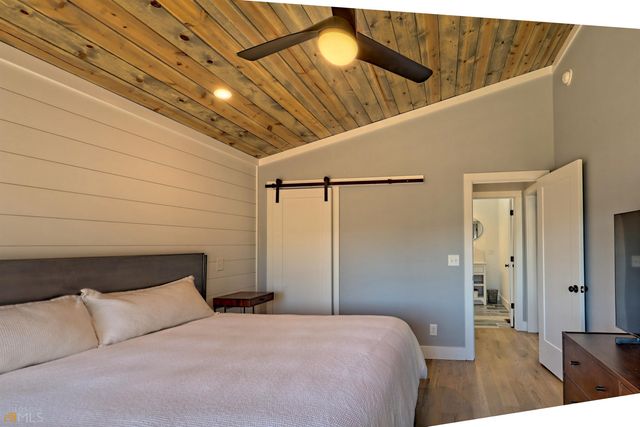 132 Summit Ridge Drive, Clarkesville, GA 30523