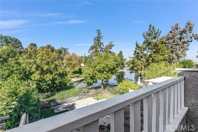 23024 Park Sorrento, Calabasas, CA 91302