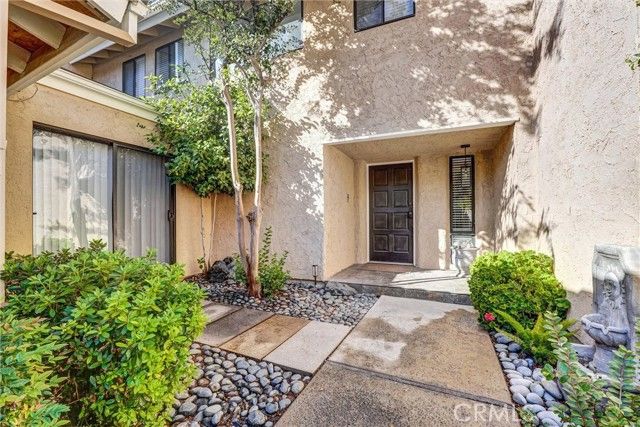 23024 Park Sorrento, Calabasas, CA 91302