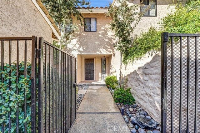 23024 Park Sorrento, Calabasas, CA 91302