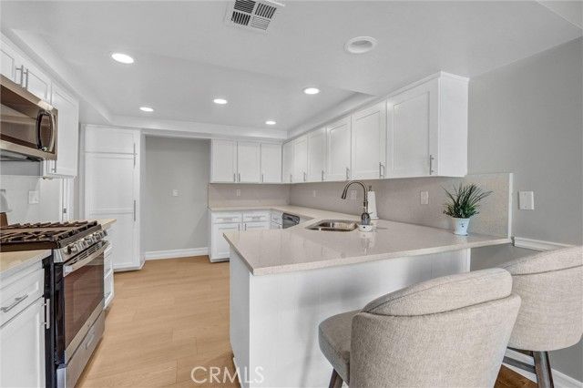 23024 Park Sorrento, Calabasas, CA 91302