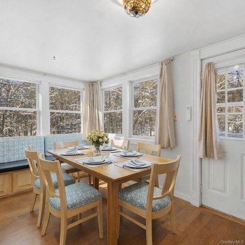 265 Oakland Valley Road, Cuddebackville, NY 12729