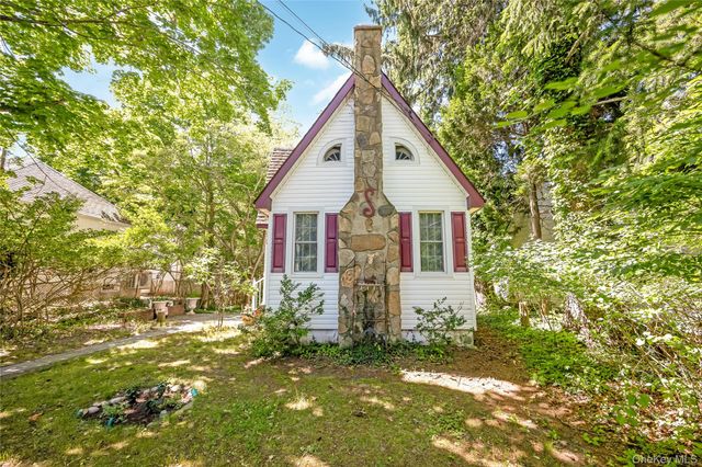 12 Valkyr Road, Rocky Point, NY 11778
