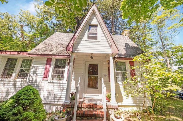 12 Valkyr Road, Rocky Point, NY 11778