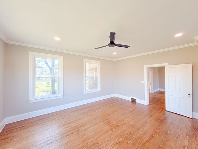 621 E College St, Pulaski, TN 38478