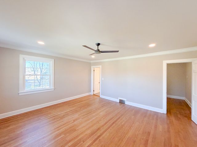 621 E College St, Pulaski, TN 38478