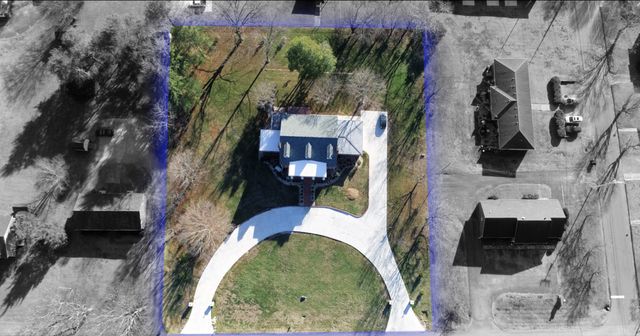 621 E College St, Pulaski, TN 38478