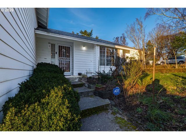 2811 Ne 6TH St, Gresham, OR 97030