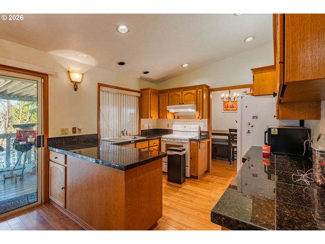 2811 Ne 6TH St, Gresham, OR 97030