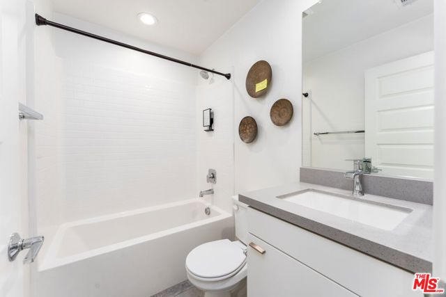 2850 N Glassell Street, Orange, CA 92865