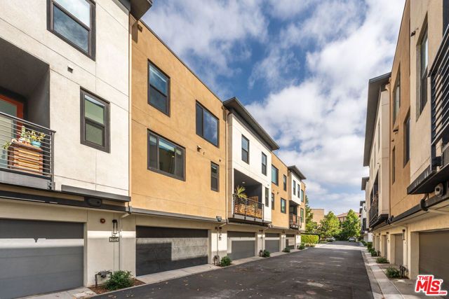 2850 N Glassell Street, Orange, CA 92865