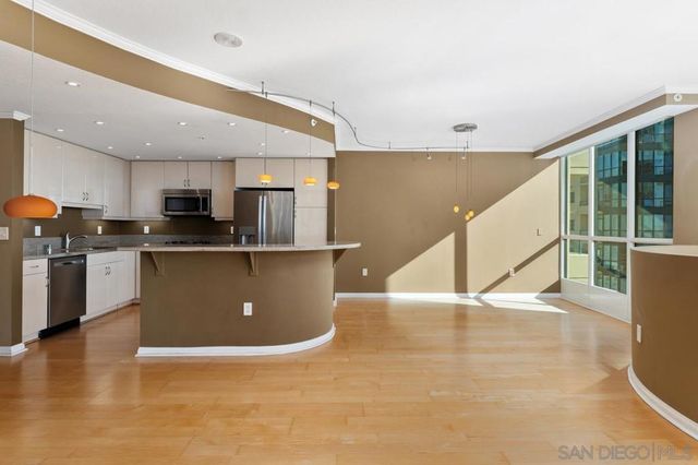 555 Front St 1304, San Diego, CA 92101