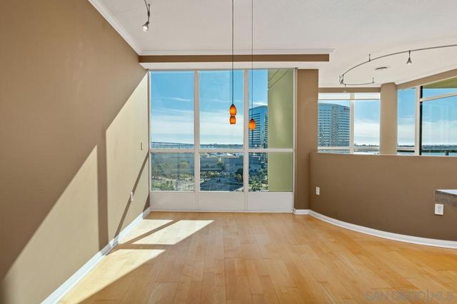 555 Front St 1304, San Diego, CA 92101