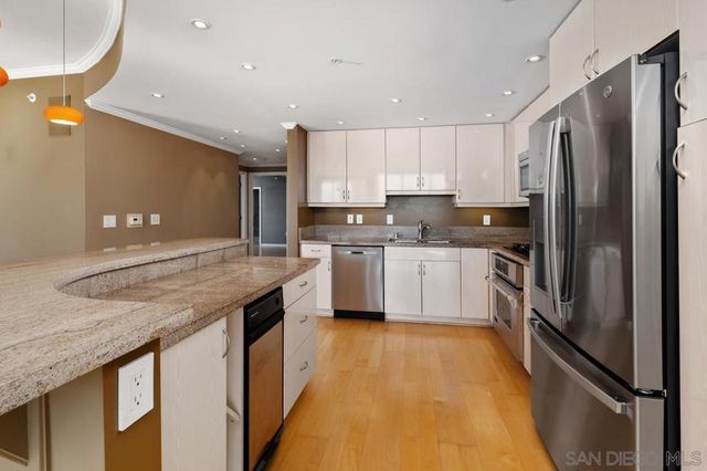 555 Front St 1304, San Diego, CA 92101