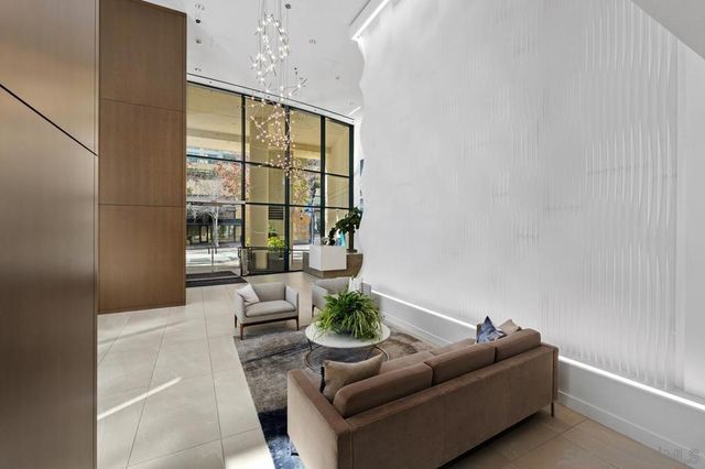 555 Front St 1304, San Diego, CA 92101