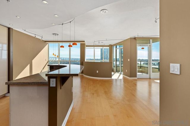 555 Front St 1304, San Diego, CA 92101