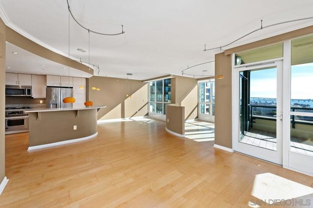 555 Front St 1304, San Diego, CA 92101