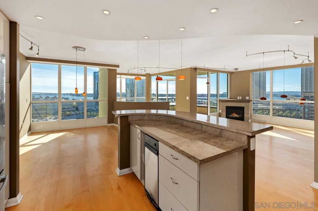 555 Front St 1304, San Diego, CA 92101