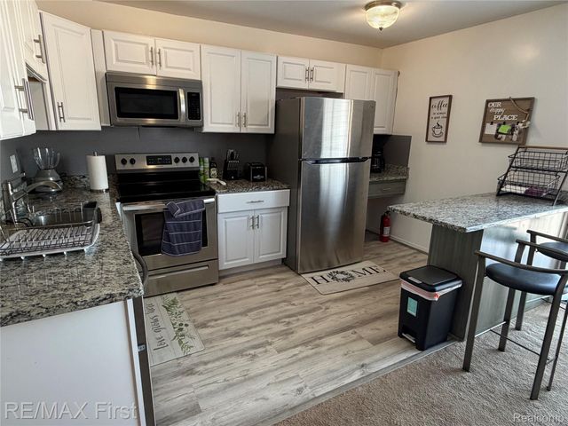 286 E. 13 MILE Road 203, Madison Heights, MI 48071