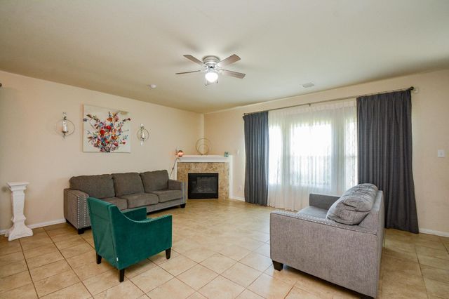 2531 Tucker Creek, Fresno, TX 77454