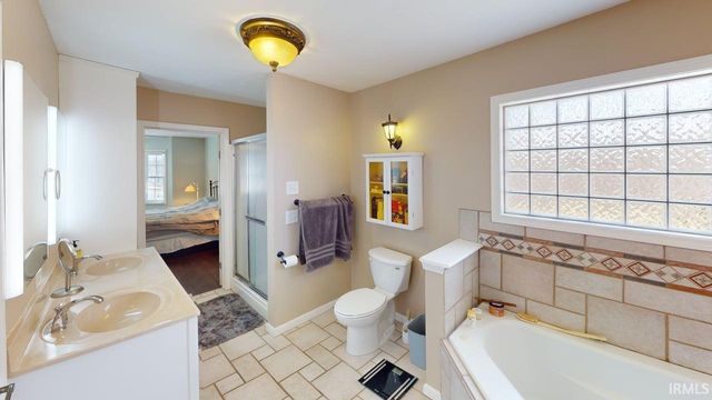 8920 W Michael Drive, Huntingburg, IN 47542