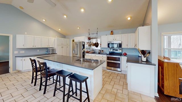 8920 W Michael Drive, Huntingburg, IN 47542