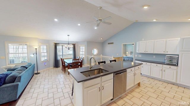 8920 W Michael Drive, Huntingburg, IN 47542