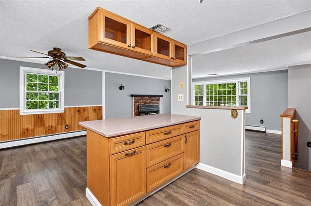 2 Nightingale Lane, Litchfield, NH 03052