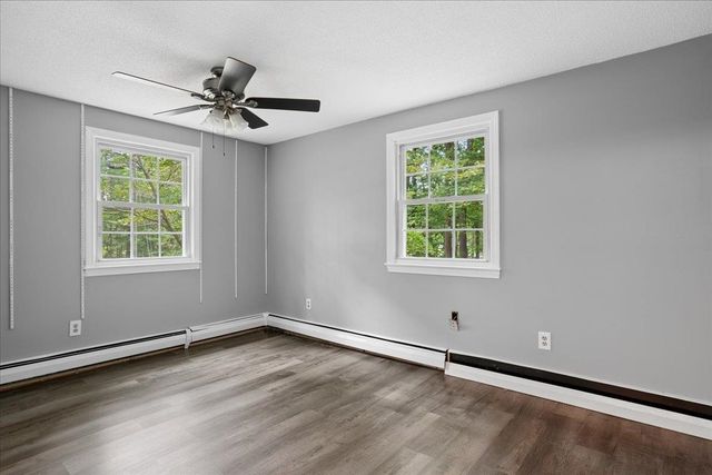2 Nightingale Lane, Litchfield, NH 03052