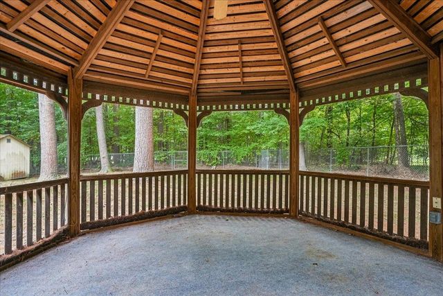 2 Nightingale Lane, Litchfield, NH 03052