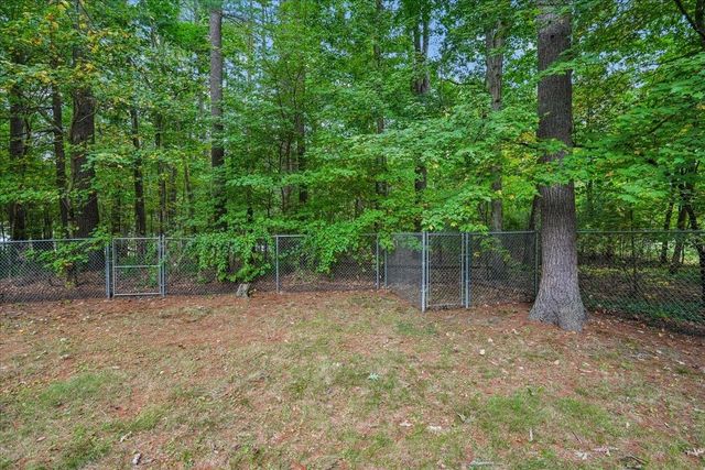 2 Nightingale Lane, Litchfield, NH 03052