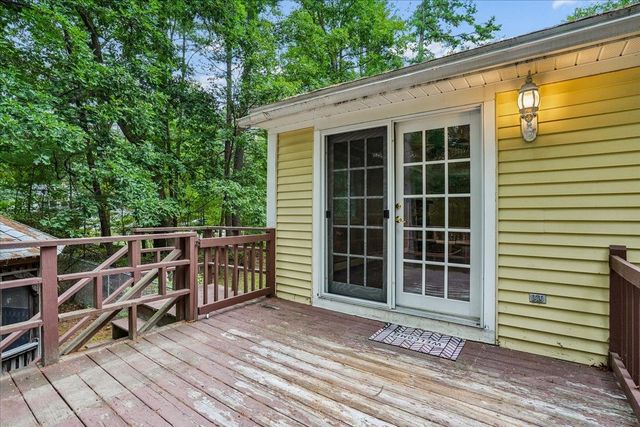 2 Nightingale Lane, Litchfield, NH 03052