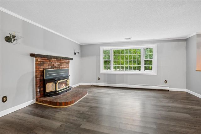 2 Nightingale Lane, Litchfield, NH 03052