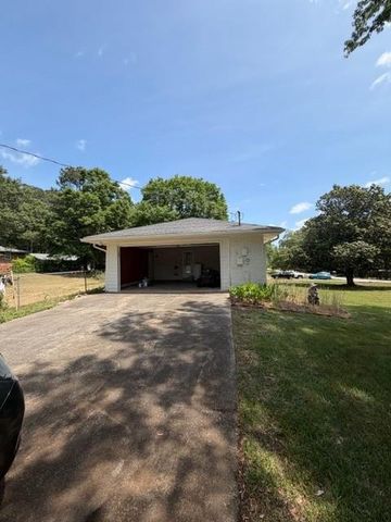 157 Jennifer Lane NW, Lilburn, GA 30047