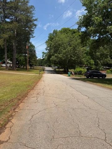 157 Jennifer Lane NW, Lilburn, GA 30047