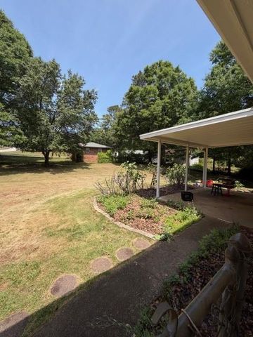 157 Jennifer Lane NW, Lilburn, GA 30047