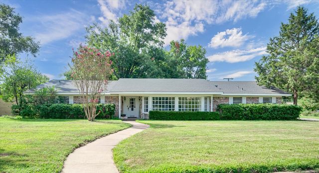 2225 W Park Avenue, Corsicana, TX 75110