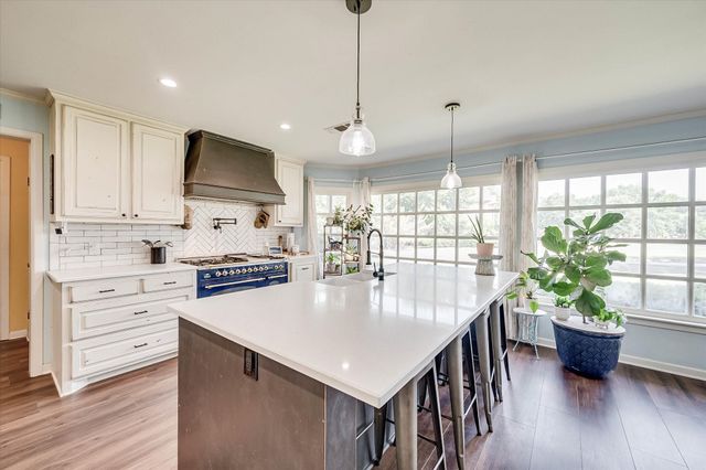 2225 W Park Avenue, Corsicana, TX 75110