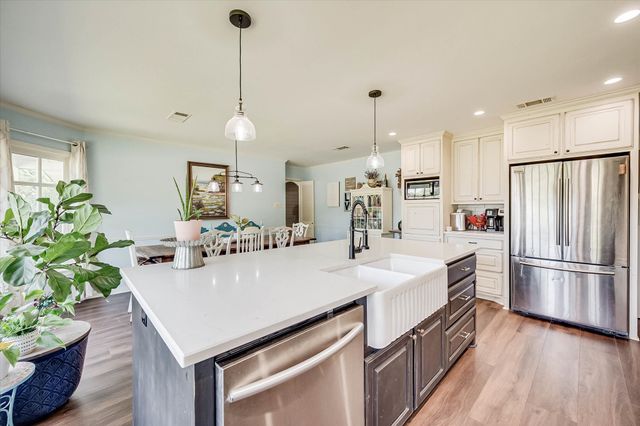 2225 W Park Avenue, Corsicana, TX 75110
