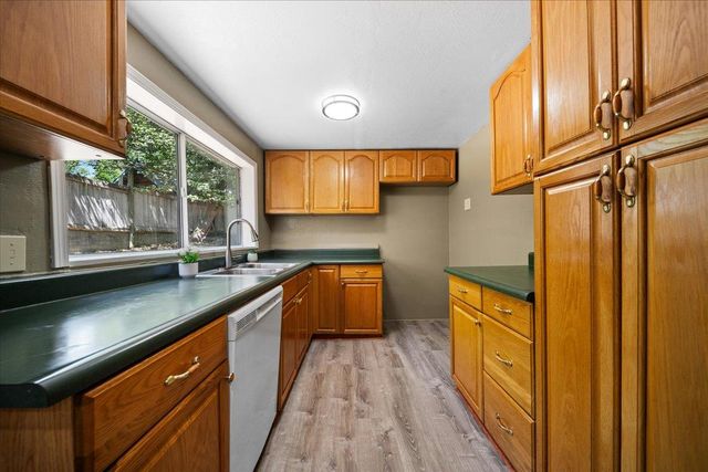 10492 Boulder St, Nevada City, CA 95959