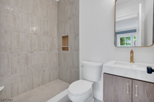 223 Longwood Avenue, Chatham Twp., NJ 07928