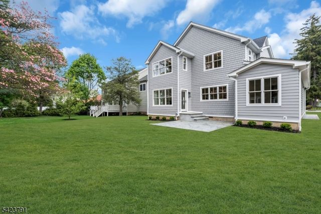 223 Longwood Avenue, Chatham Twp., NJ 07928