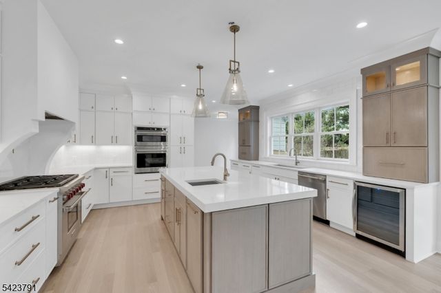 223 Longwood Avenue, Chatham Twp., NJ 07928