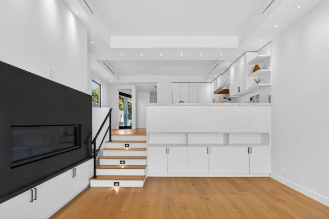 746 Bonair St, La Jolla, CA 92037