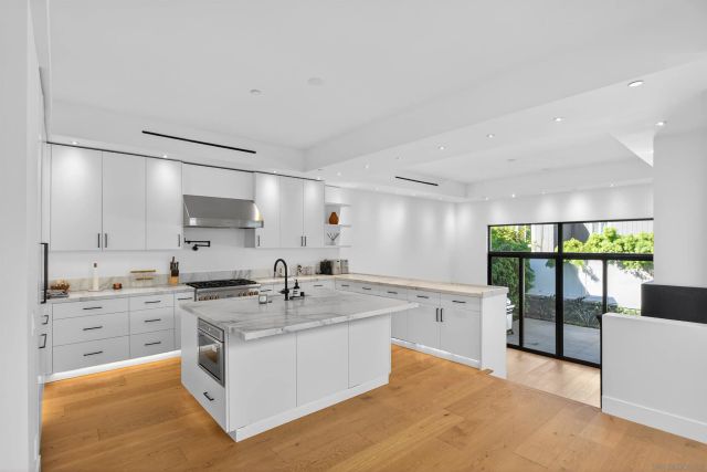 746 Bonair St, La Jolla, CA 92037