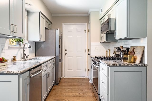 1427 Oaklanding Road, Mount Pleasant, SC 29464