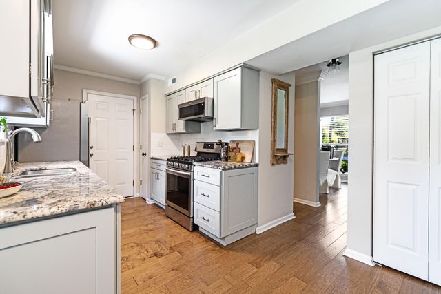 1427 Oaklanding Road, Mount Pleasant, SC 29464