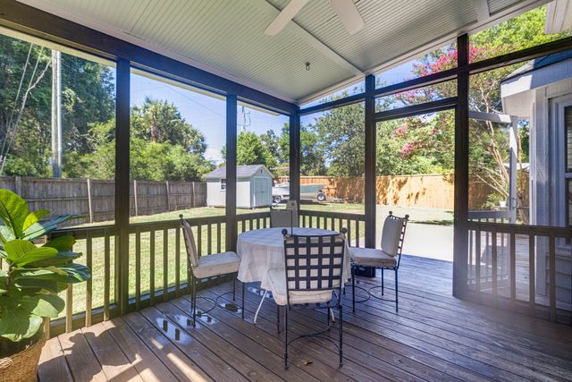 1427 Oaklanding Road, Mount Pleasant, SC 29464